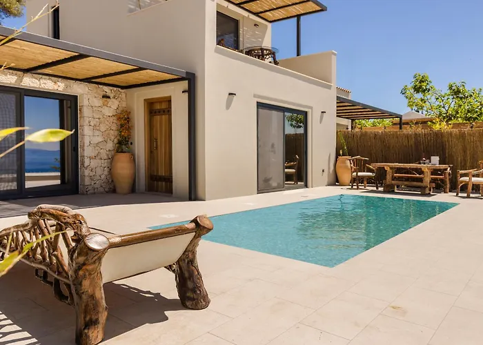 Hilaritas Luxury Suites Sea View, Private Pool & Jacuzzi Paradise