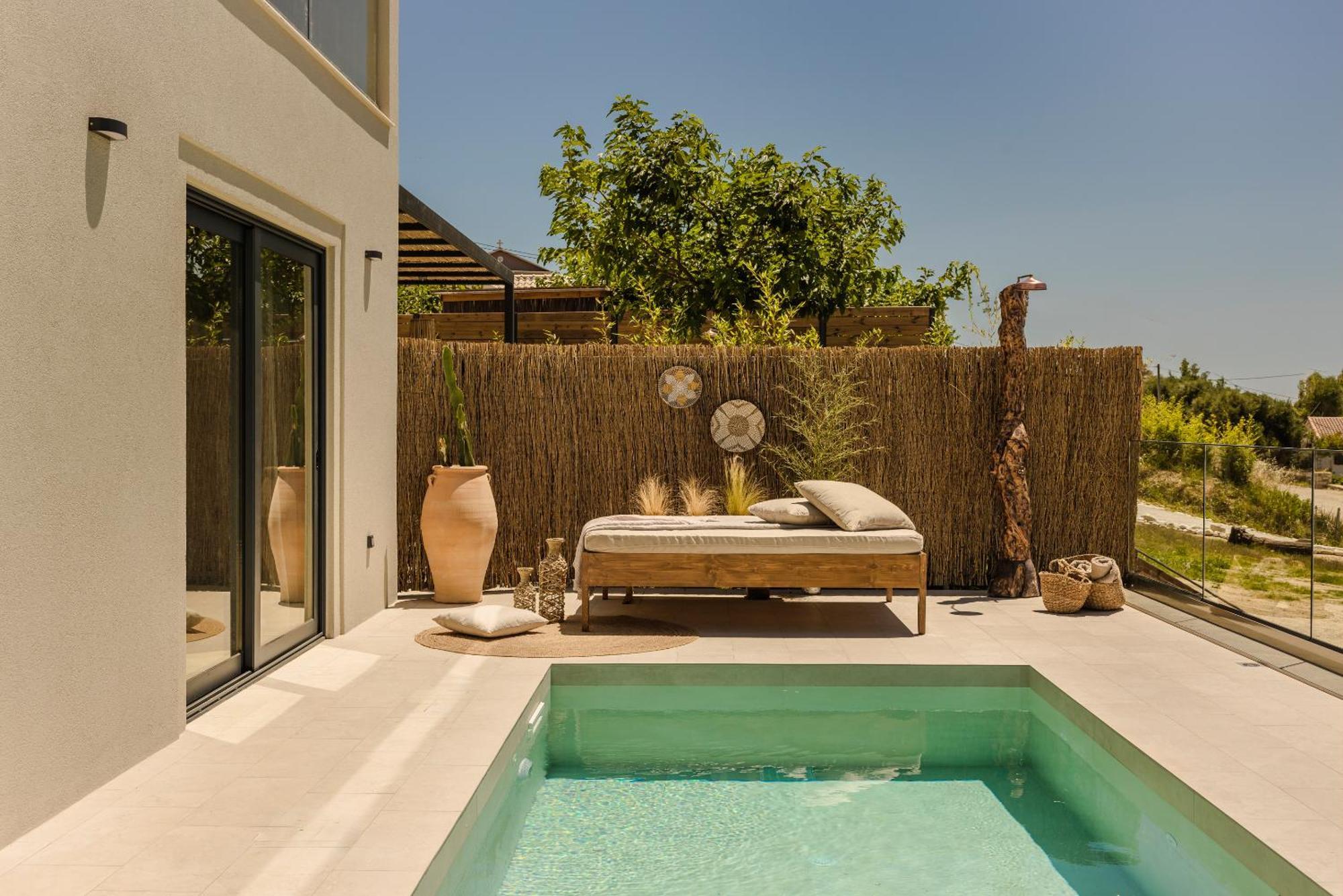 Dom wakacyjny Hilaritas Luxury Sea View, Private Pool & Jacuzzi Paradise *