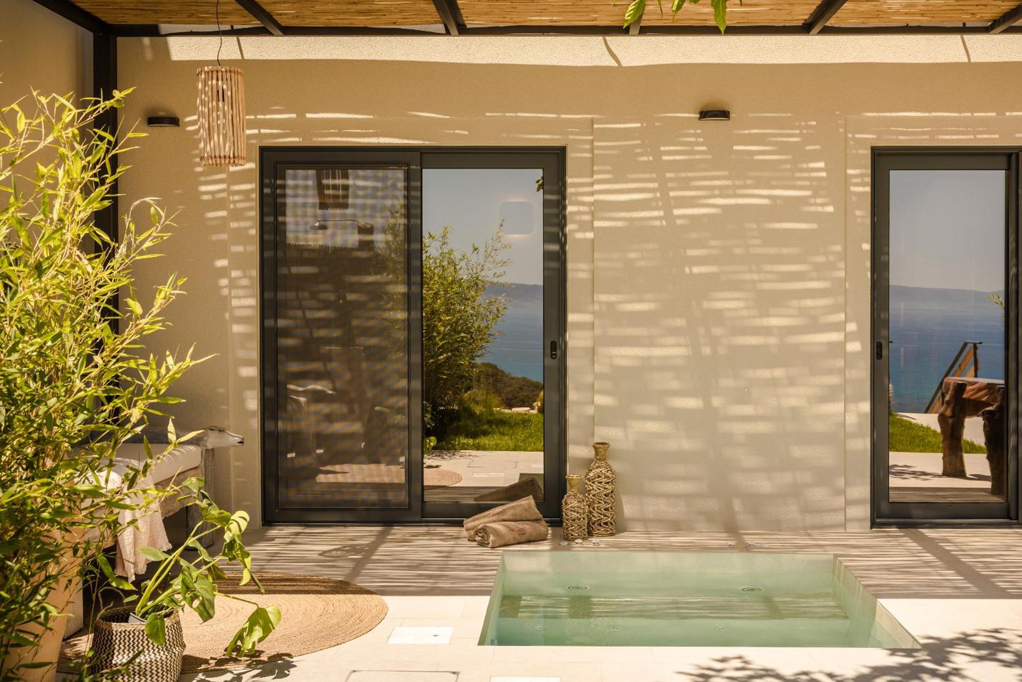 Hilaritas Luxury Sea View, Private Pool & Jacuzzi Paradise Ratzaklíon
