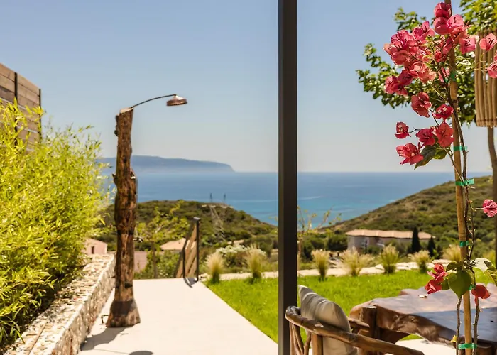 Hilaritas Premium Seafront Stay - April & May Limited Spring Offer!