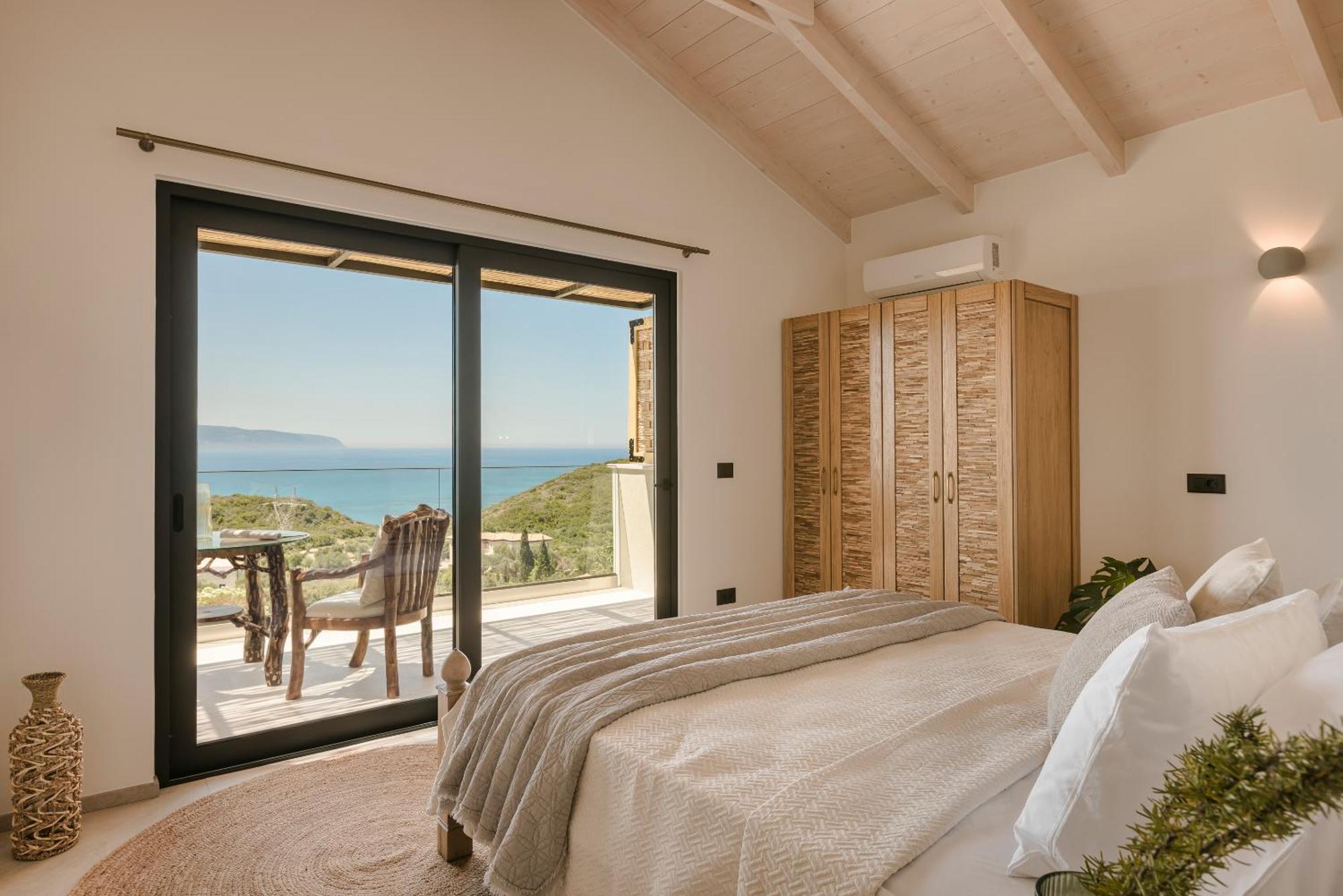 Ferienhaus Hilaritas Premium Seafront - April & Limited Spring Offer!