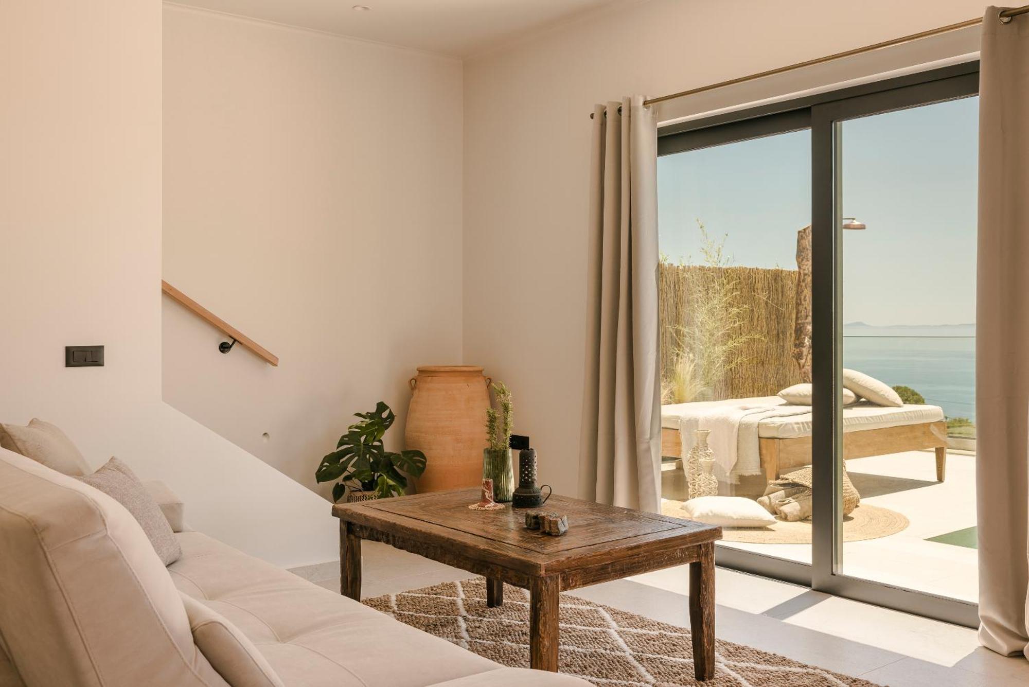 Hilaritas Premium Seafront - April & Limited Spring Offer! Ferienhaus *