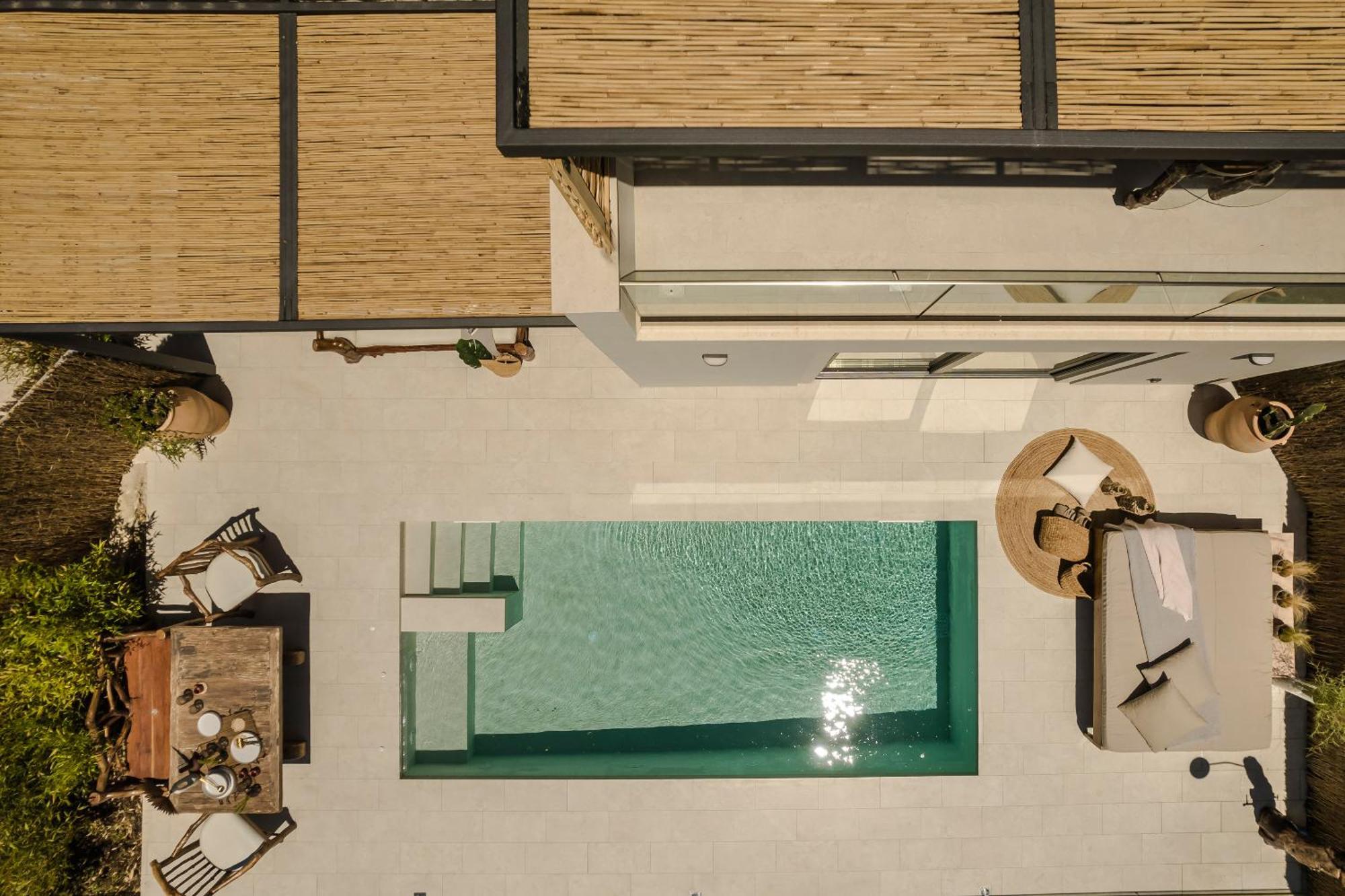 Hilaritas Premium Seafront - April & Limited Spring Offer!