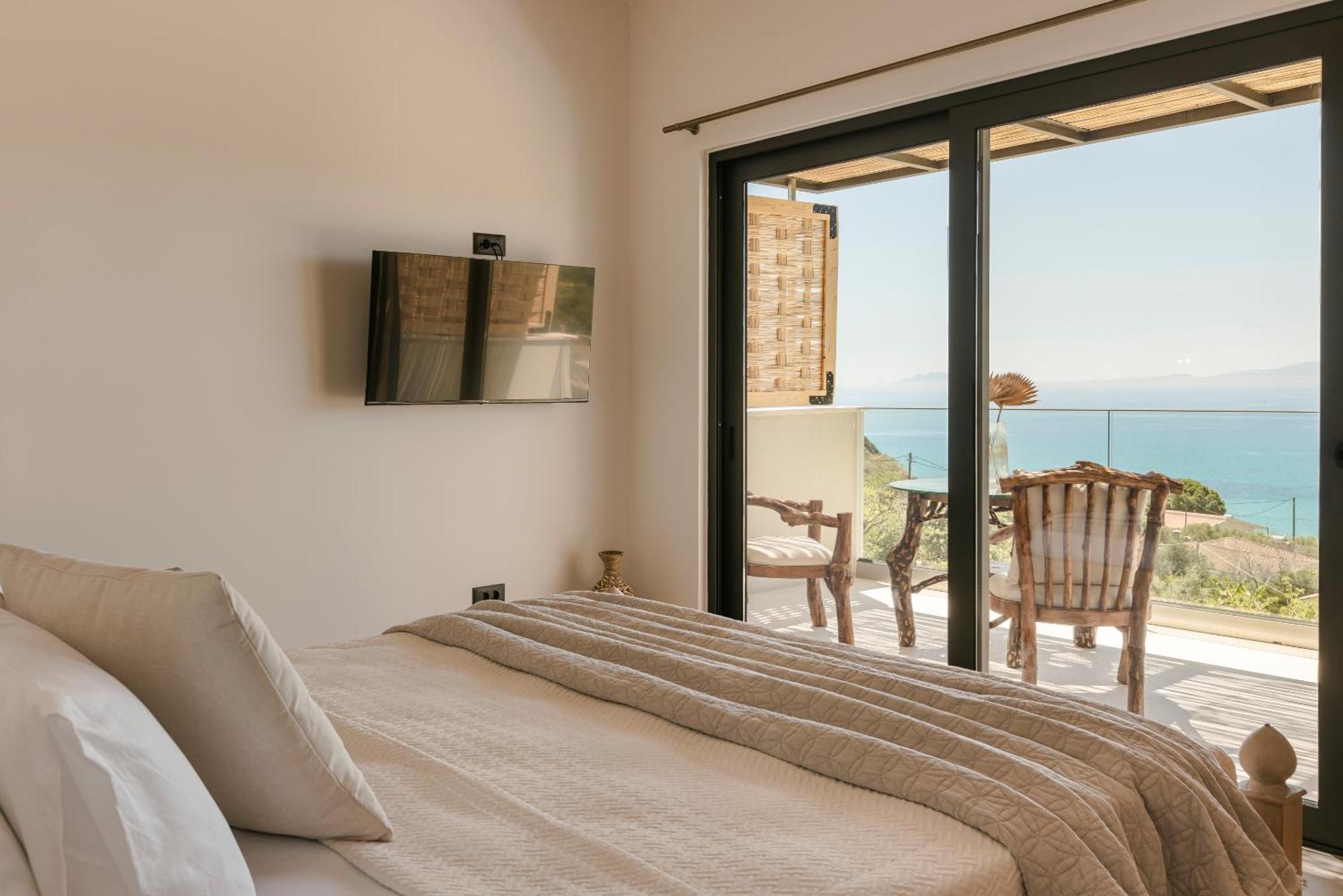 Ferienhaus Hilaritas Premium Seafront - April & Limited Spring Offer! *